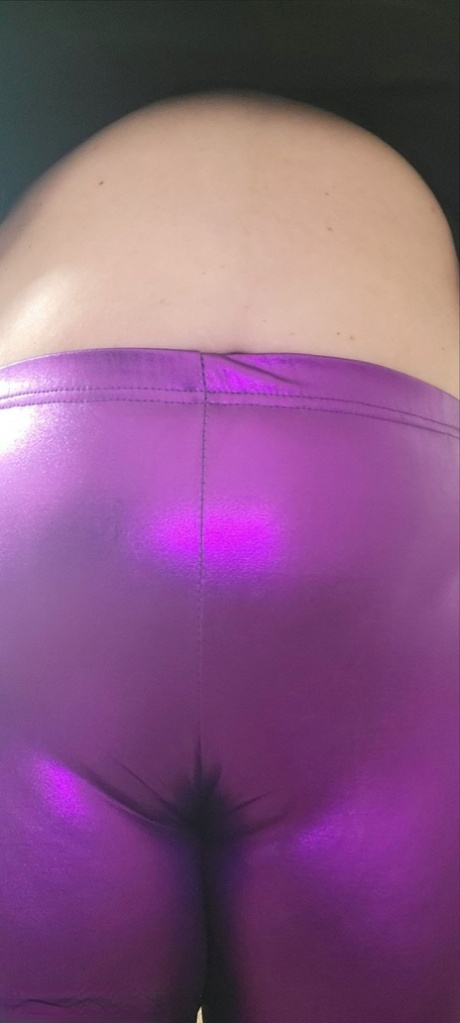 Obese amateur Busty Kris Ann removes tight pants while getting bare naked