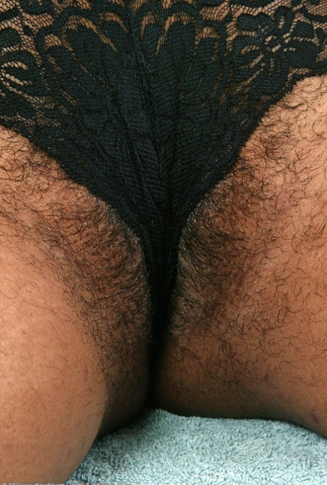 Black babe Shadow spreads her yummy pussy up close before & after shaving