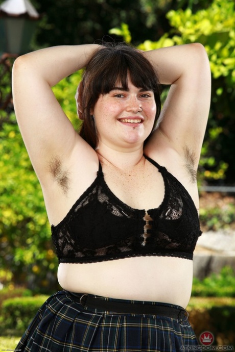 Young BBW Cece Lachey spreading her big ass cheeks and hairy pussy outdoors