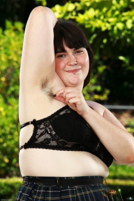Young BBW Cece Lachey spreading her big ass cheeks and hairy pussy outdoors